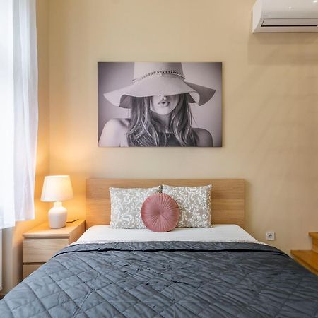 Spacious Bajcsy Residence In The Heart Of บูดาเปสต์ ภายนอก รูปภาพ