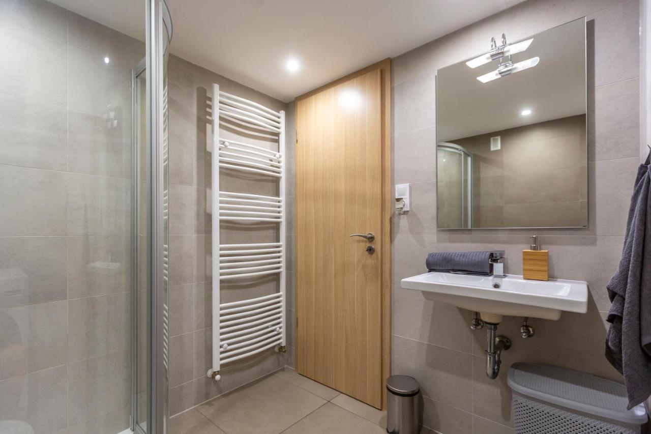 Spacious Bajcsy Residence In The Heart Of บูดาเปสต์ ภายนอก รูปภาพ